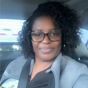 Meet your Posher, Crystal